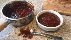 Quick Homemade BBQ Sauce in 15 Minutes – Smoky, Tangy and Glossy