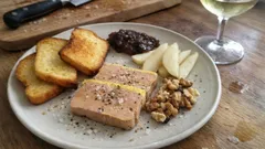 Foie Gras Platter Made Easy – What to Serve and Which Wine to Pour