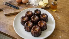 Cannelés de Bordeaux at home: crisp caramelised shell, custardy centre (rested batter method)
